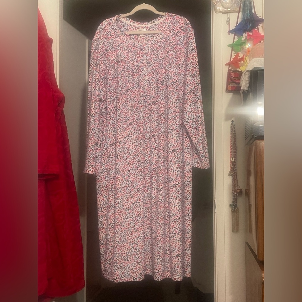 aria fleece NWOT maxi nightgown L/S plus size 5X floral lace trim